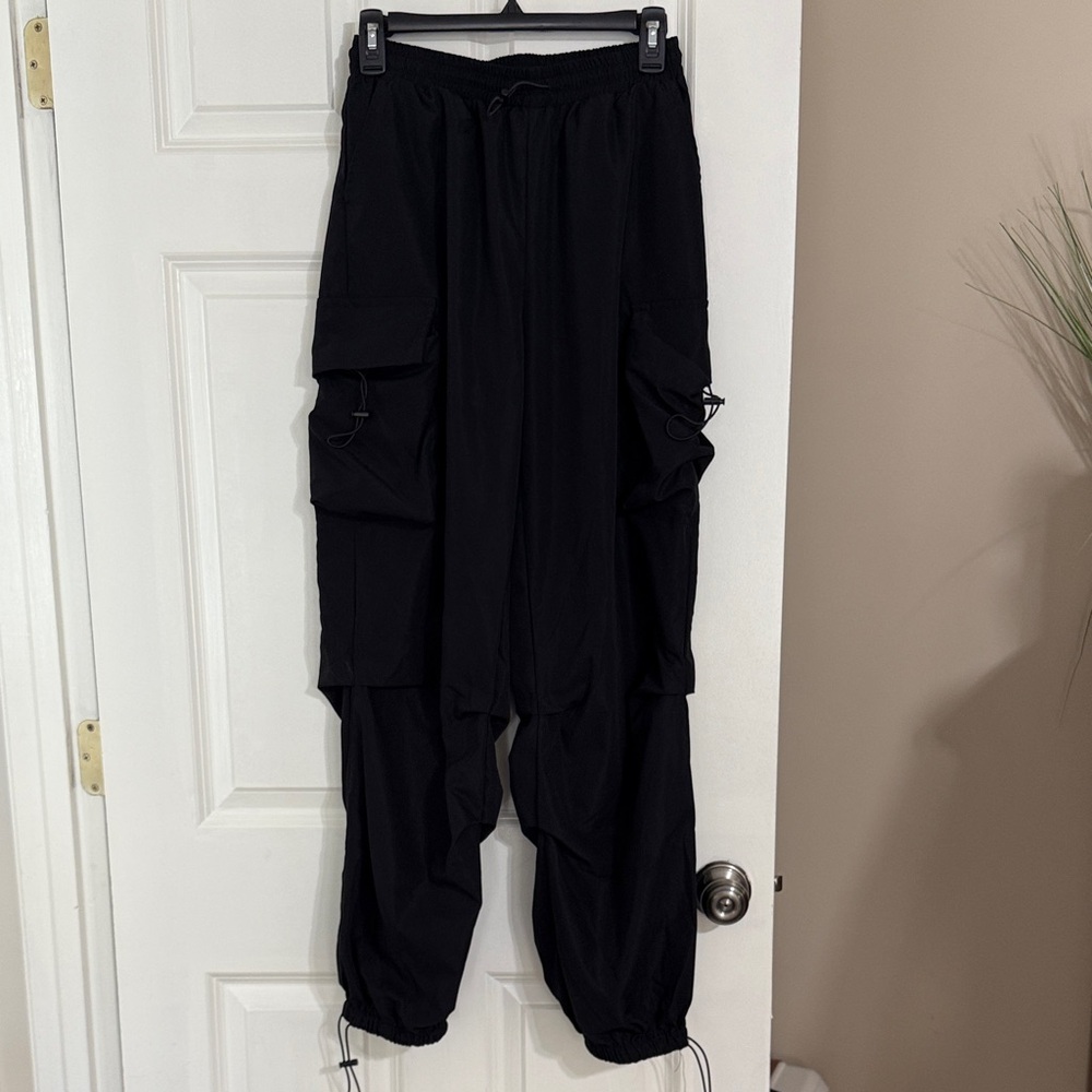 SHEIN Women's Black Cargo Joggers